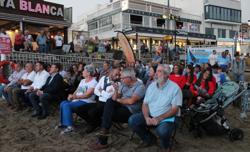 Acto celebrado en la playa de Playa Blanca