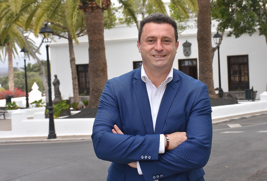 Óscar Noda, alcalde de Yaiza