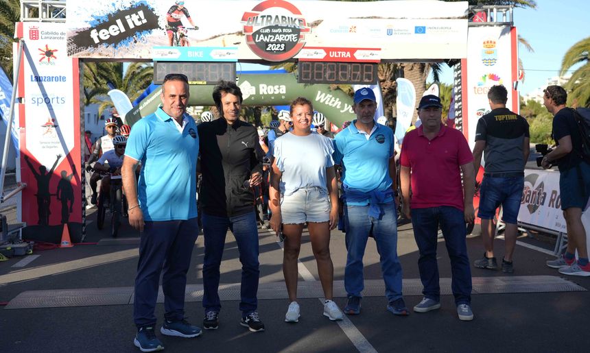 Imagen de los organizadores de la prueba en Costa Teguise