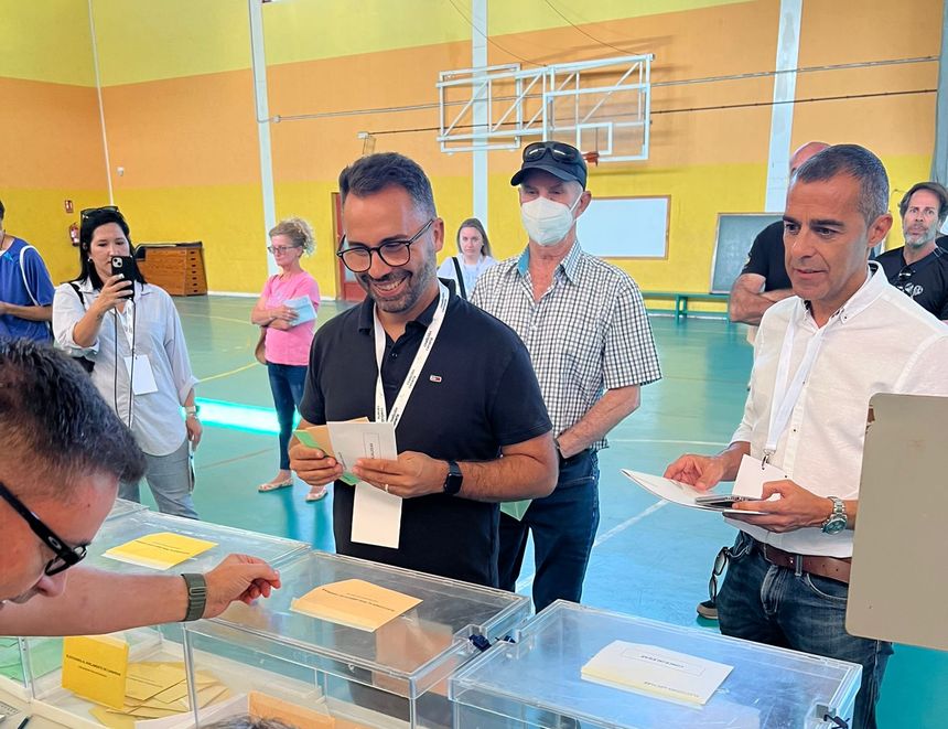 Echedey Eugenio y José Montelongo fueron a votar juntos