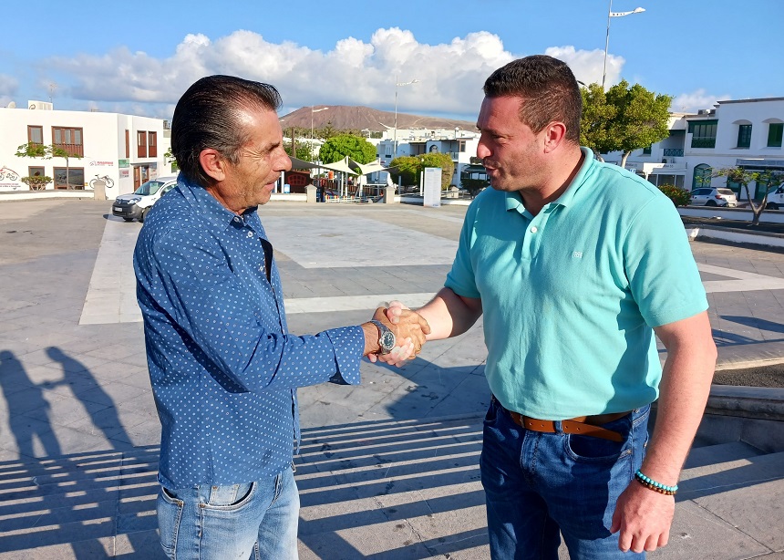 Luis Quintana con el alcalde Óscar Noda
