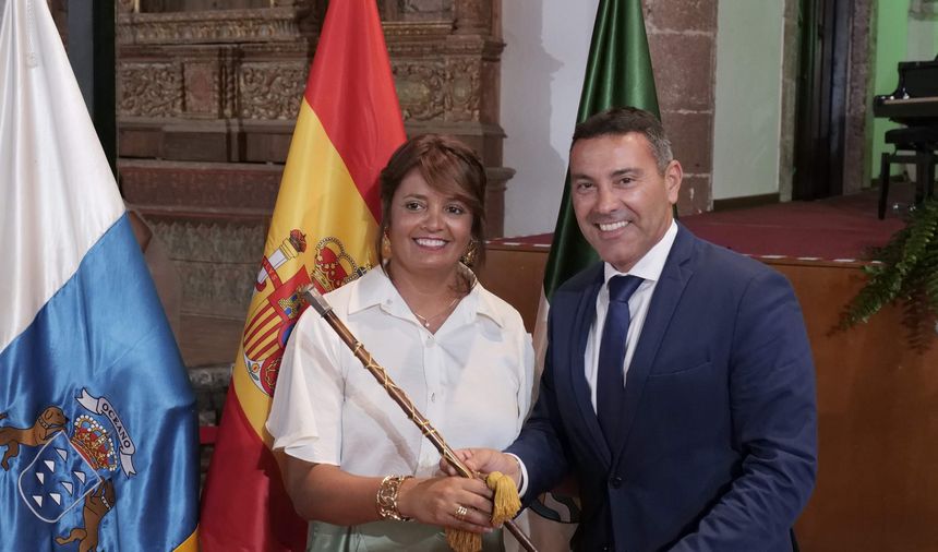 Oswaldo Betancort acompañó a la nueva alcaldesa