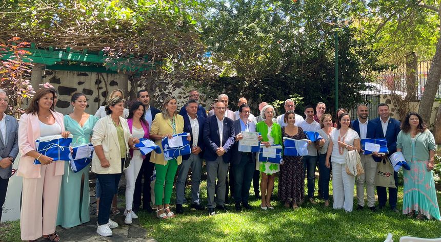 Foto de grupo de los diferentes municipios de Canarias