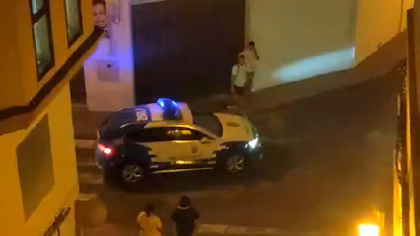 Momento de la llegada a la zona de la Policía Local de Arrecife.