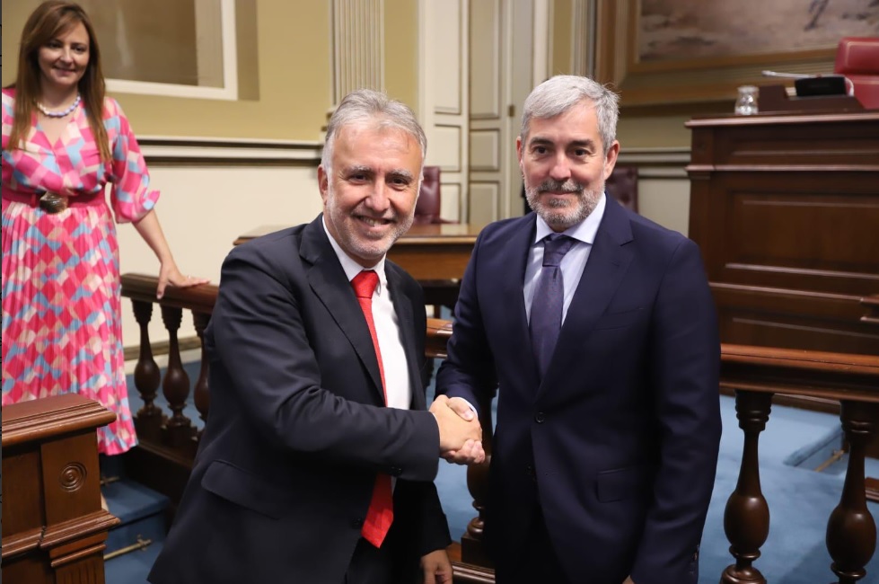 Ángel Víctor Torres junto a Fernando Clavijo.