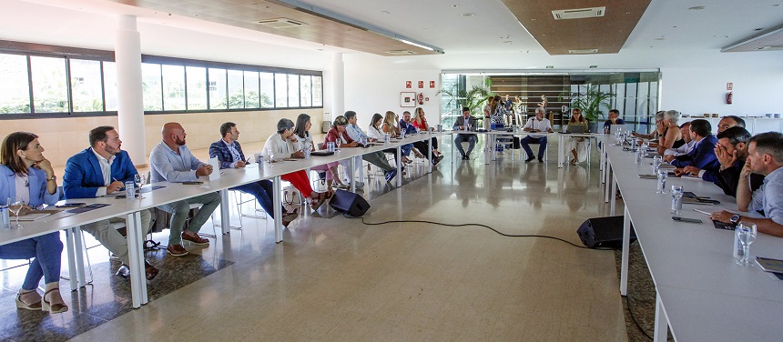 Reunión de la Asociación de Municipios Turísticos de Canarias.