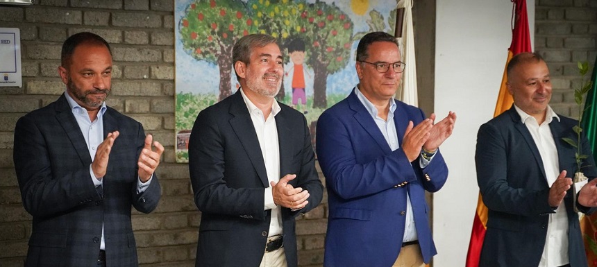 El presidente y el consejero de Educación este lunes durante la inauguración del curso escolar.