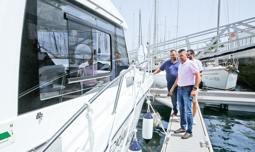 VISITA DEL BARCO DE MEDIO AMBIENTE 2