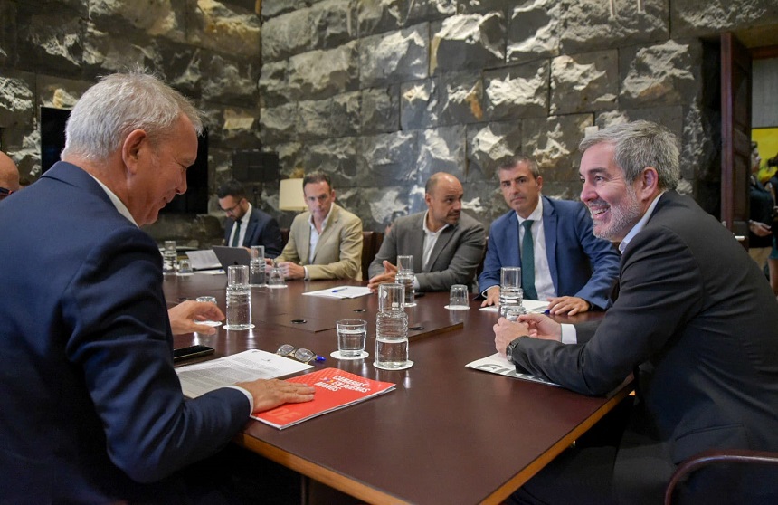 SEBASTIÁN FRANQUIS EN REUNIÓN MIGRACIÓN