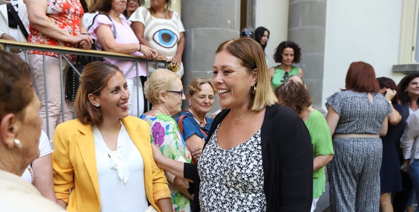 Astrid Pérez abre el Parlamento a las mujeres rurales de Canarias (1)