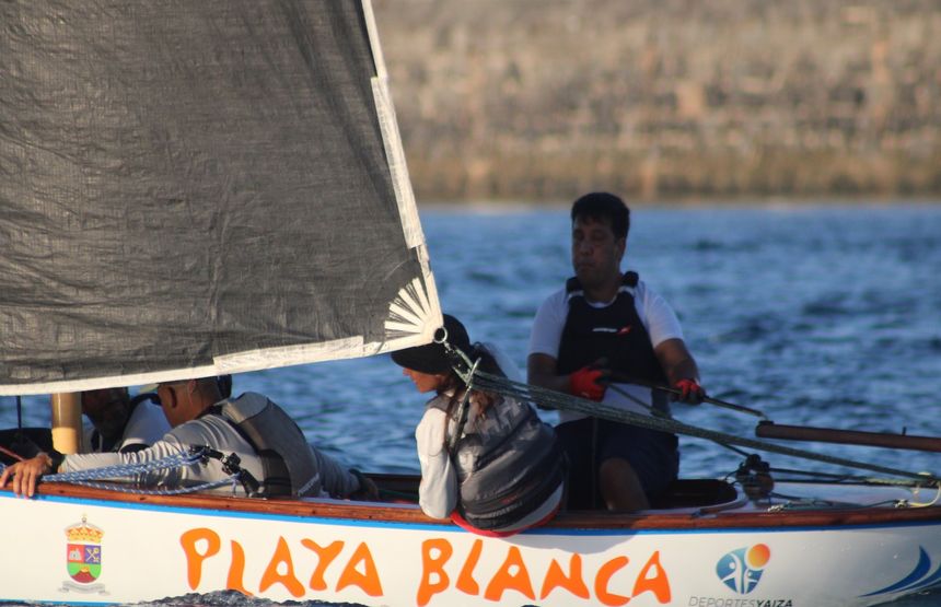 vela tres