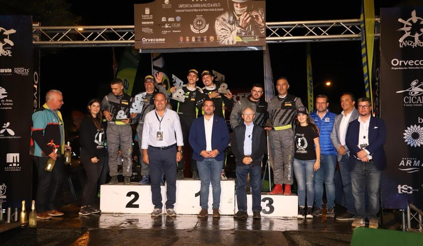 Momento de la entrega de trofeos