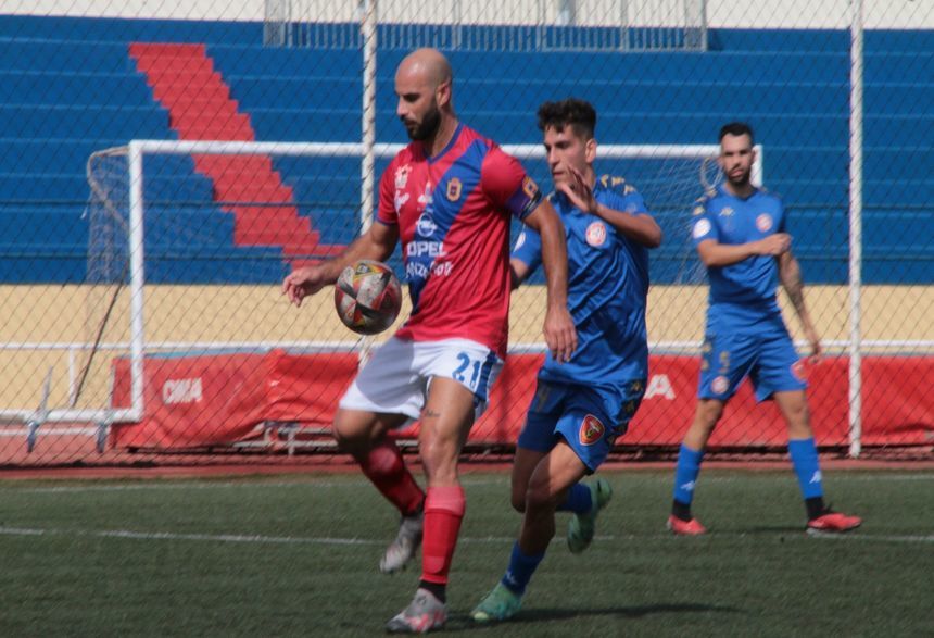 ud cuatro
