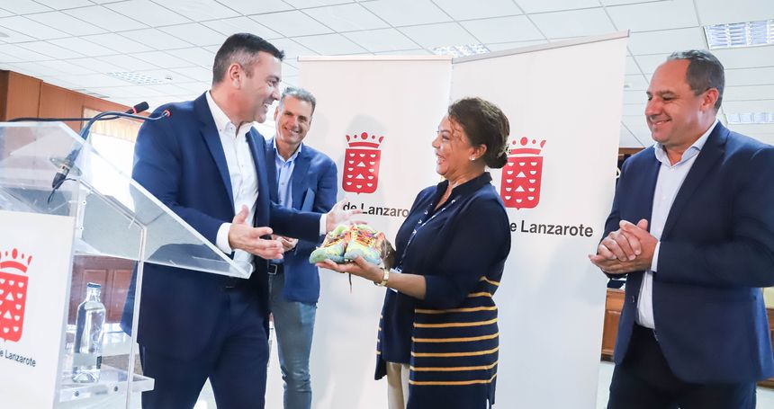 12.01.2023 PRESENTACION ZAPATILLAS SOLIDARIAS 31