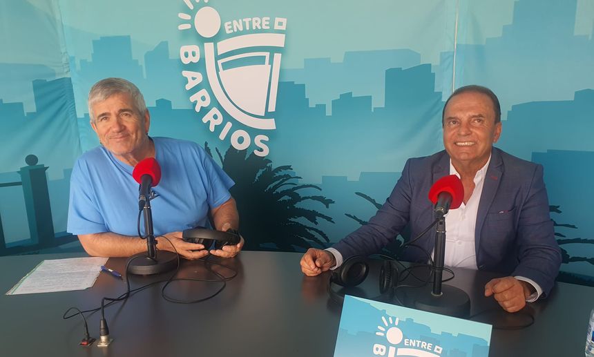 Jesús Machín con Chalo Frias un instante antes de comenzar la entretenida entrevista.
