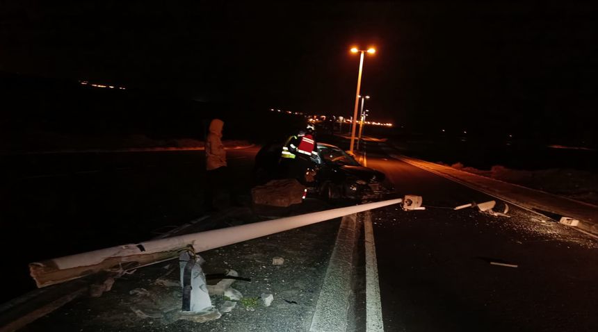 Actuación de los bomberos en el accidente ocurrido en La Santa.