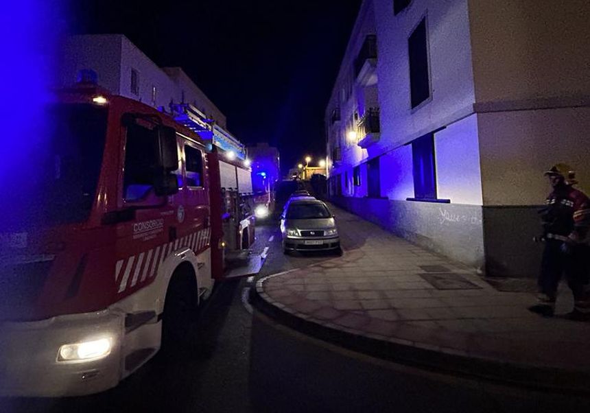 Los bomberos en la zona del incendio