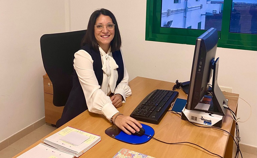 Karina Centeno, concejal de Servicios Sociales y Vivienda del Ayuntamiento de Yaiza.