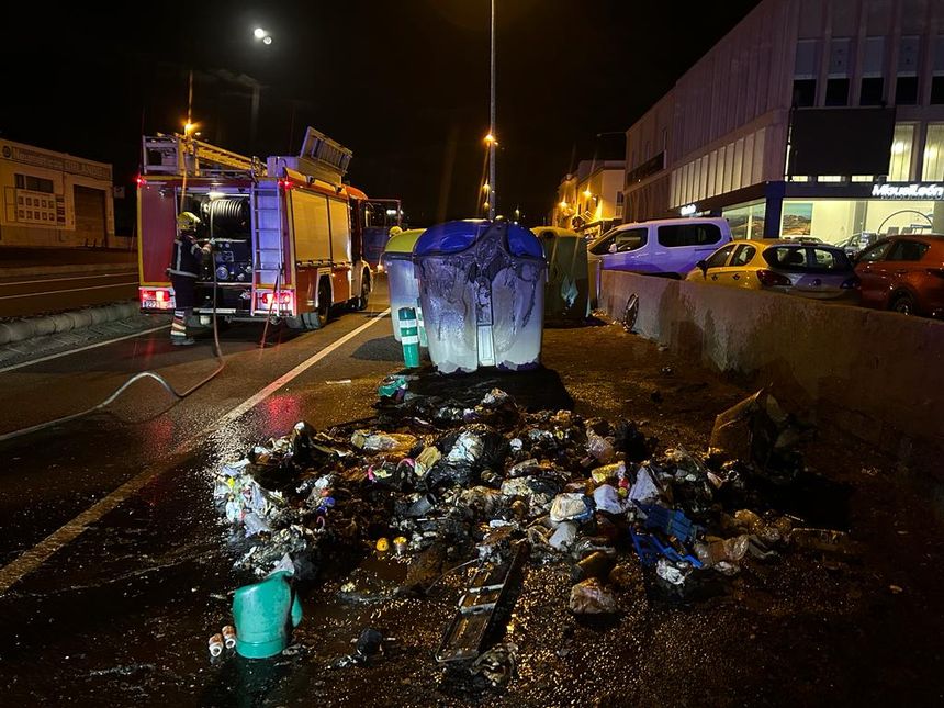 Incendio provocado en San Bartolomé.