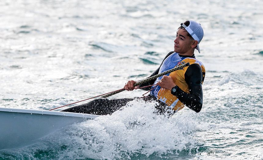 El deportista lanzaroteño en pleno esfuerzo en el mar.