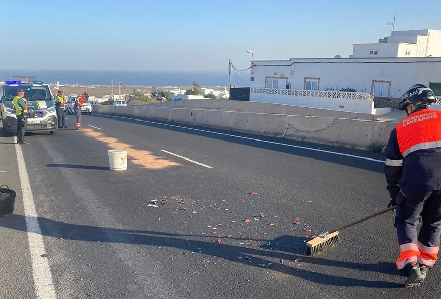 Momento de la actuación de los bomberos.