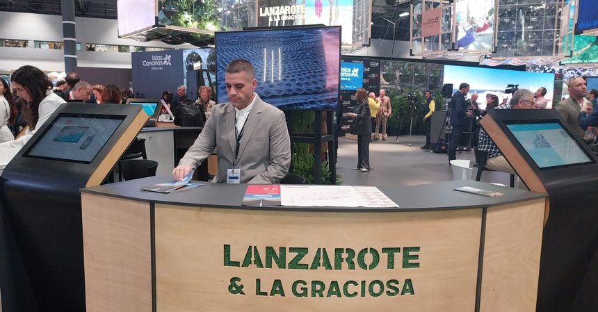 Imagen del mostrador de Lanzarote dentro del pabellón de Canarias.