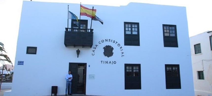 Fachada del Ayuntamiento de Tinajo.