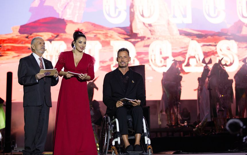 Imagen de los presentadores de la gala.