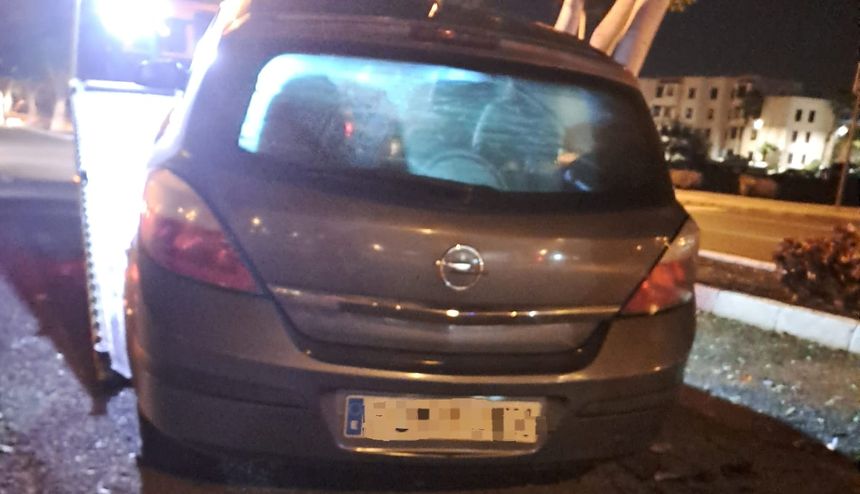 Vehículo accidentado en la rotonda del Cabildo de Lanzarote.
