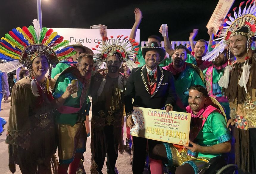 Los ganadores del primer premio de carrozas