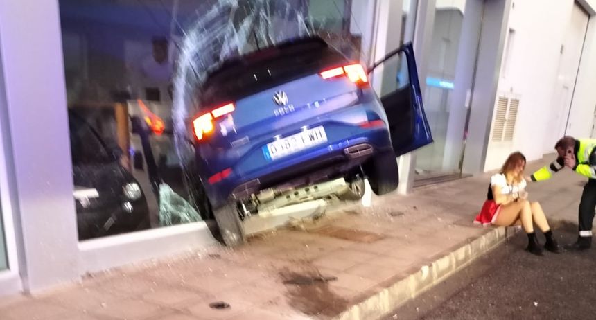 Instante de la atención a una de las heridas