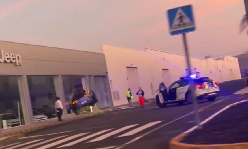 Instante inicial del accidente con la llegada de los agentes de la Guardia Civil