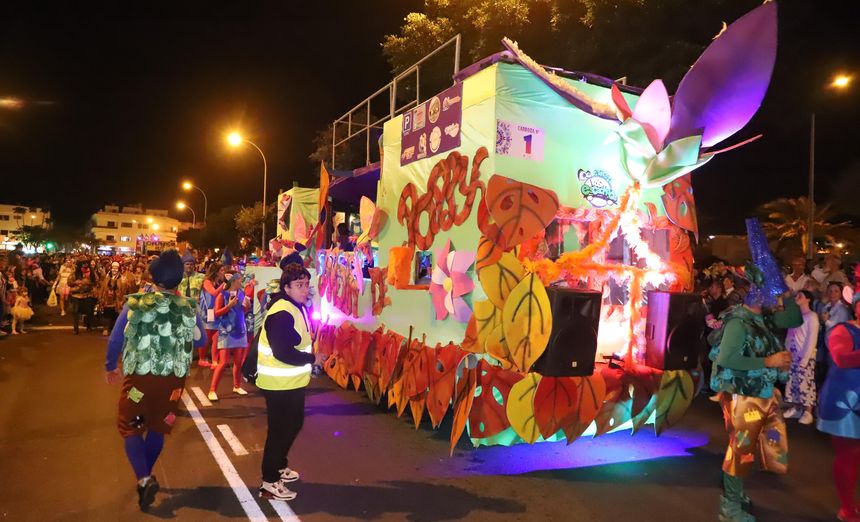 Imagen de la carroza ganadora del tercer premio.