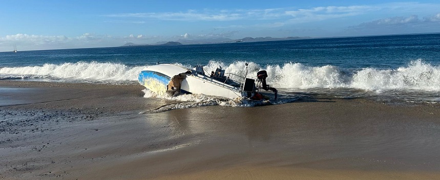 Imagen de los restos del velero en la costa de Papagayo.