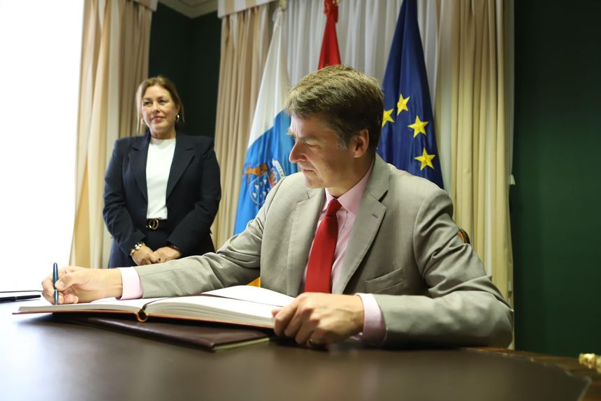 Hugh Elliott, Embajador del Reino Unido en España y Andorra.
