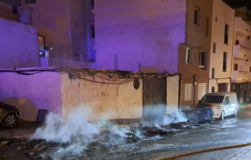 Otro de los incendios provocados en Arrecife.