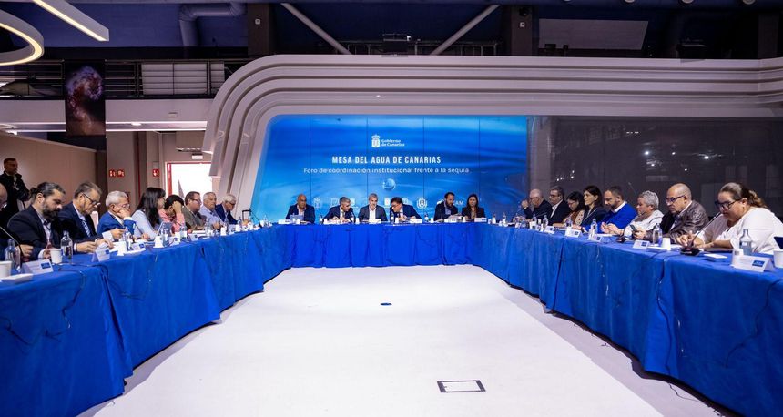 Representantes de cabildos y ayuntamientos en el encuentro