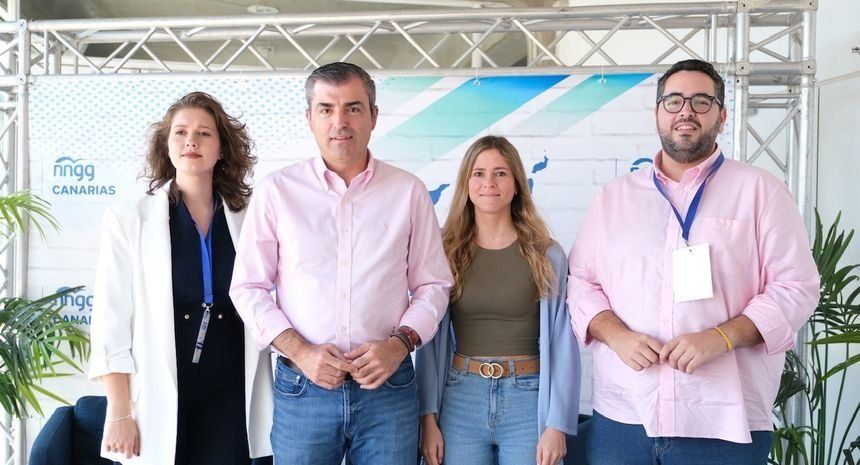 La nueva presidenta con su presidente, Manuel Domínguez.