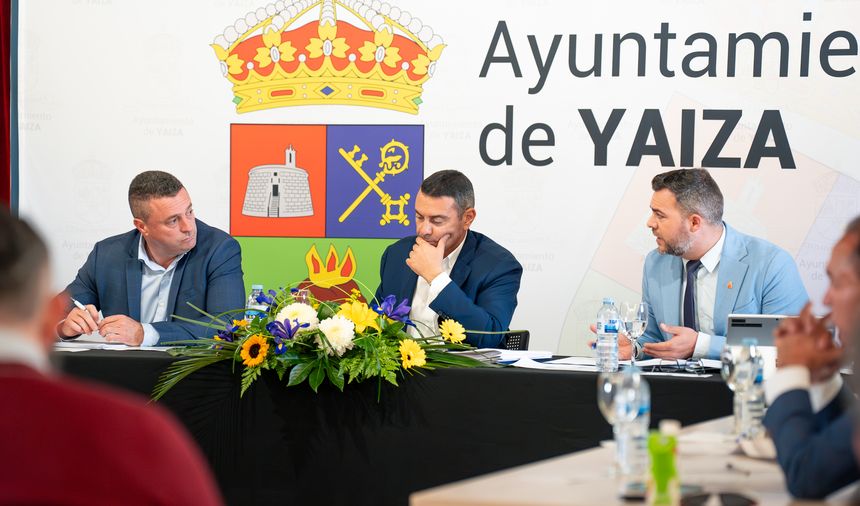 El presidente del Cabildo con el alcalde de Yaiza y el vicepresidente