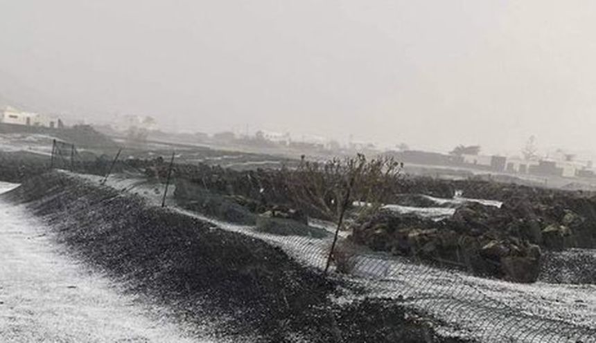 En algunas zonas se ha intensificado la caída del granizo
