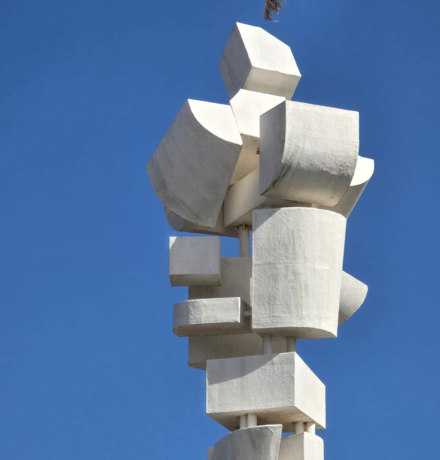 Detalle de la estructura doblada por el viento