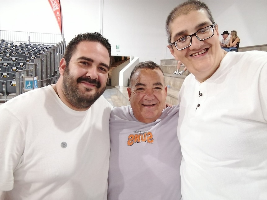 Nuestros compañeros Cristóbal Olivero y Carmelo Padrón junto al concejal de Teguise Javier Díaz, muy vinculado también al Club de Lucha Tao.