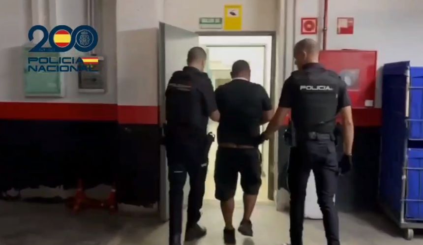 El pirómano detenido en las dependencias de la Policía Nacional.