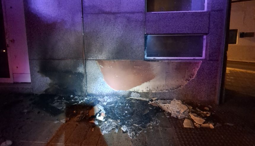 Estado en el que quedó la fachada del edificio.