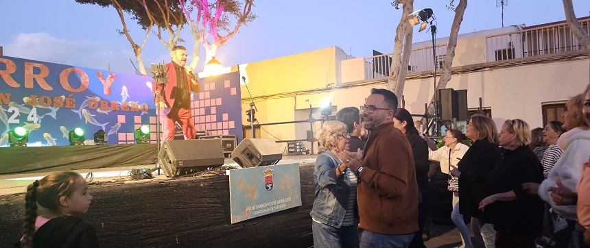 Actuación de Pepe Benavente por las fiestas de Titerroy.