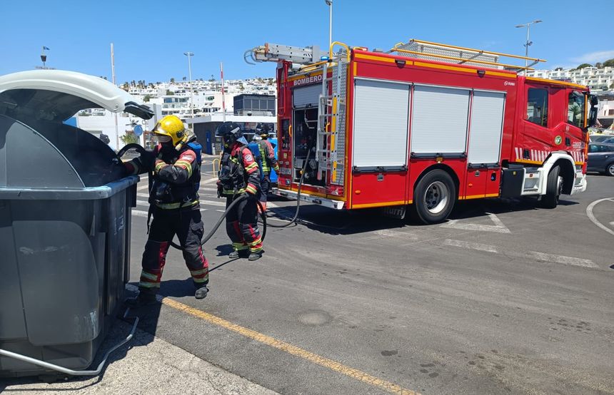 Los bomberos cuando terminaron su actuación
