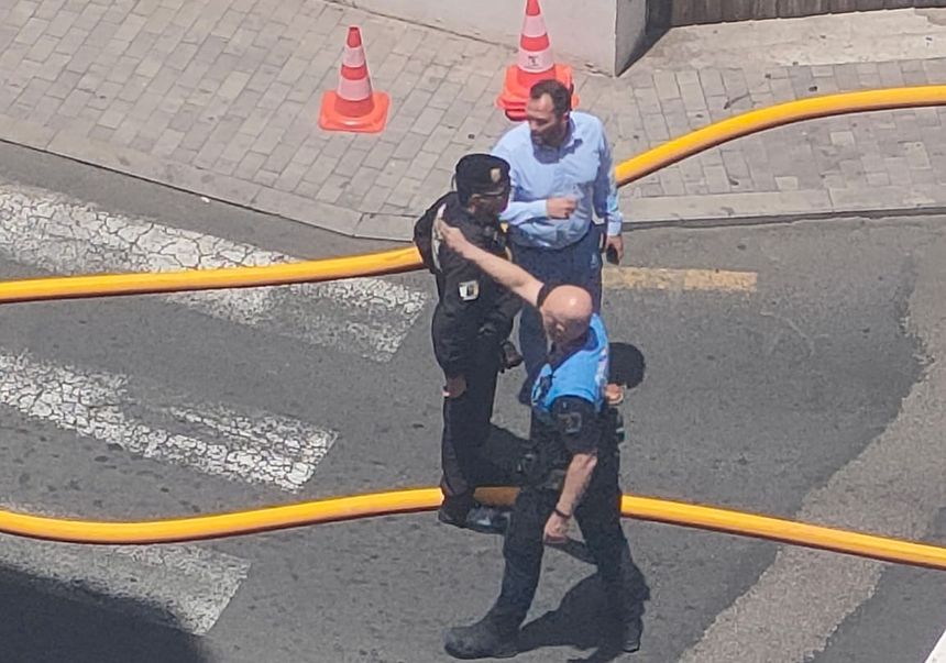 Yonathan de León acudió rápidamente al lugar para interesarse por lo que estaba sucediendo