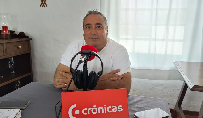 Ángel Vázquez en el Monumento al Campesino.