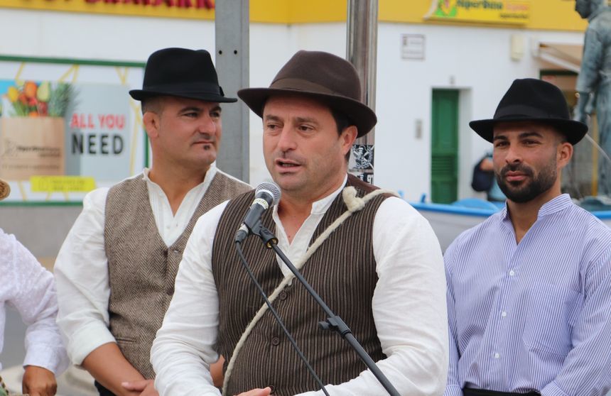 Óscar Noda pronunciando su discurso