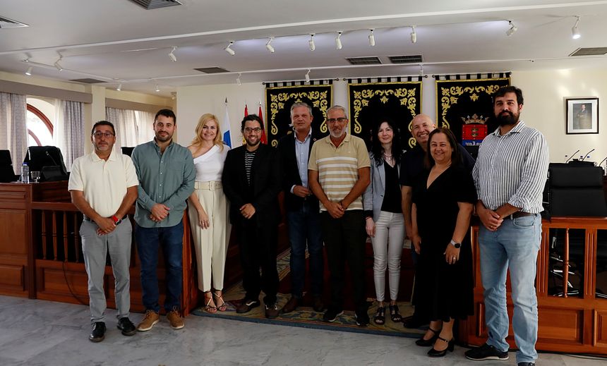 La Parranda acompañada por los concejales del PSOE